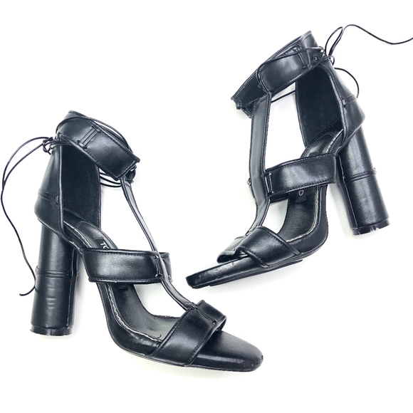 Tom Ford Shoes - Tom Ford | Harriet Black Caged Wrap Lace Heel